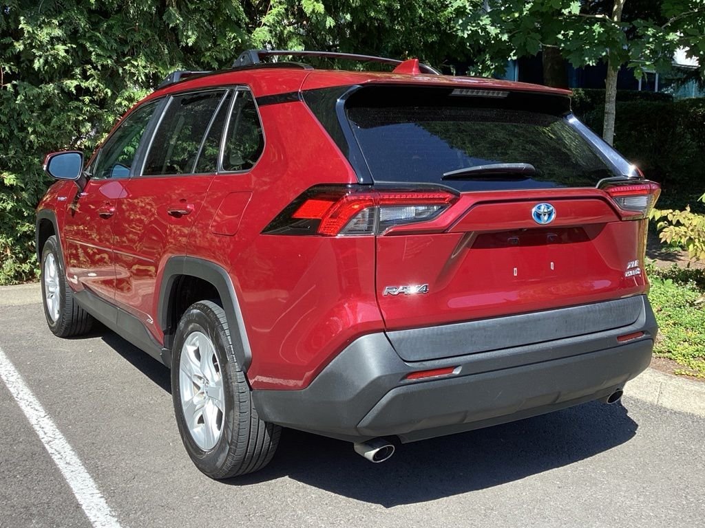 Used 2020 Red Toyota XLE image 10
