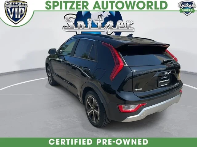 Used 2024 Black Kia LX image 7