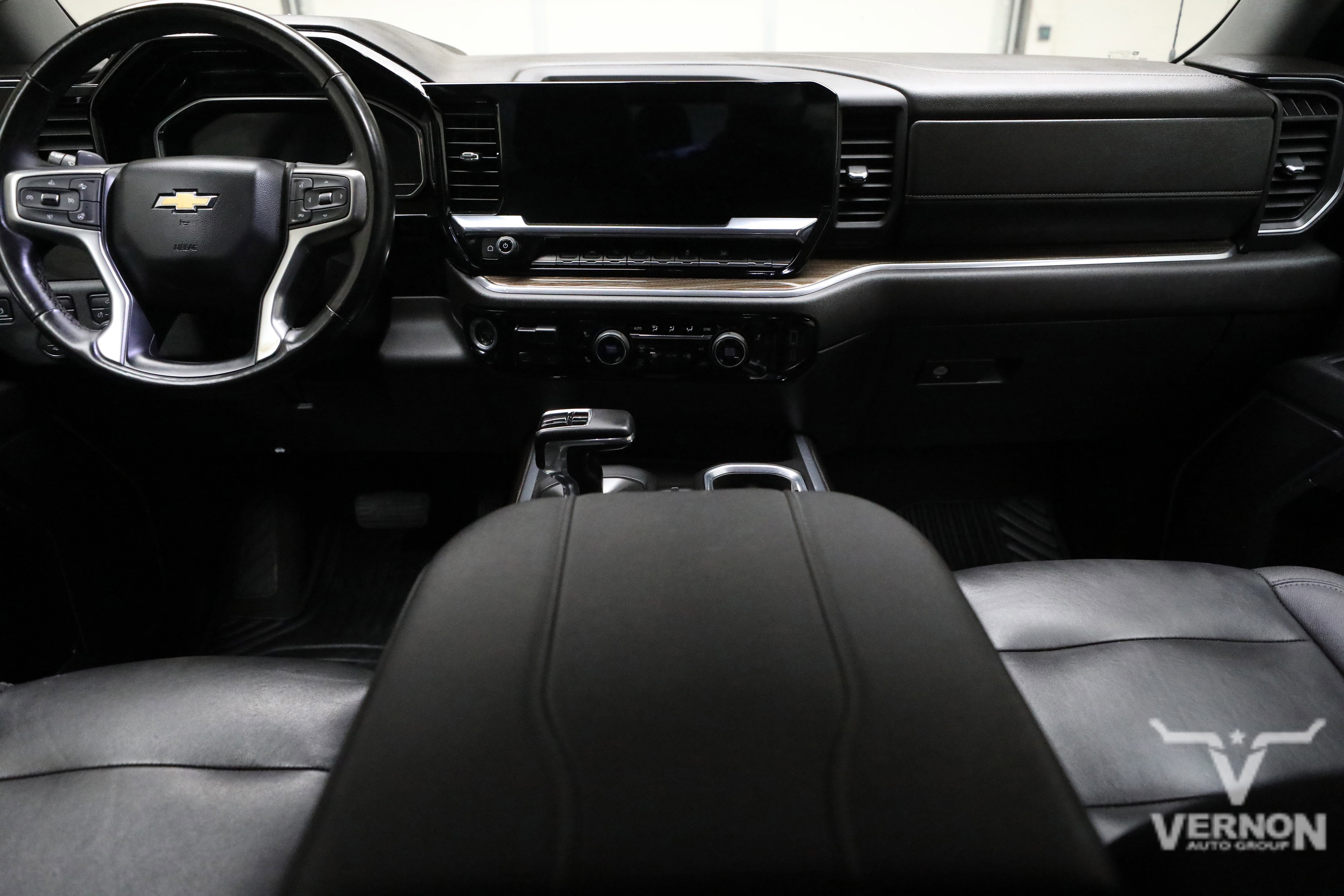 Used 2023 Black Chevrolet Y image 13