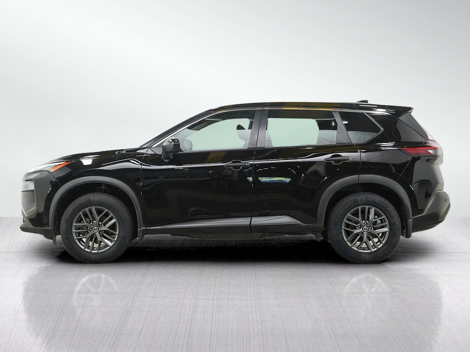 Used 2021 Nissan Rogue S with VIN 5N1AT3AA2MC813165 for sale in Burnsville, Minnesota