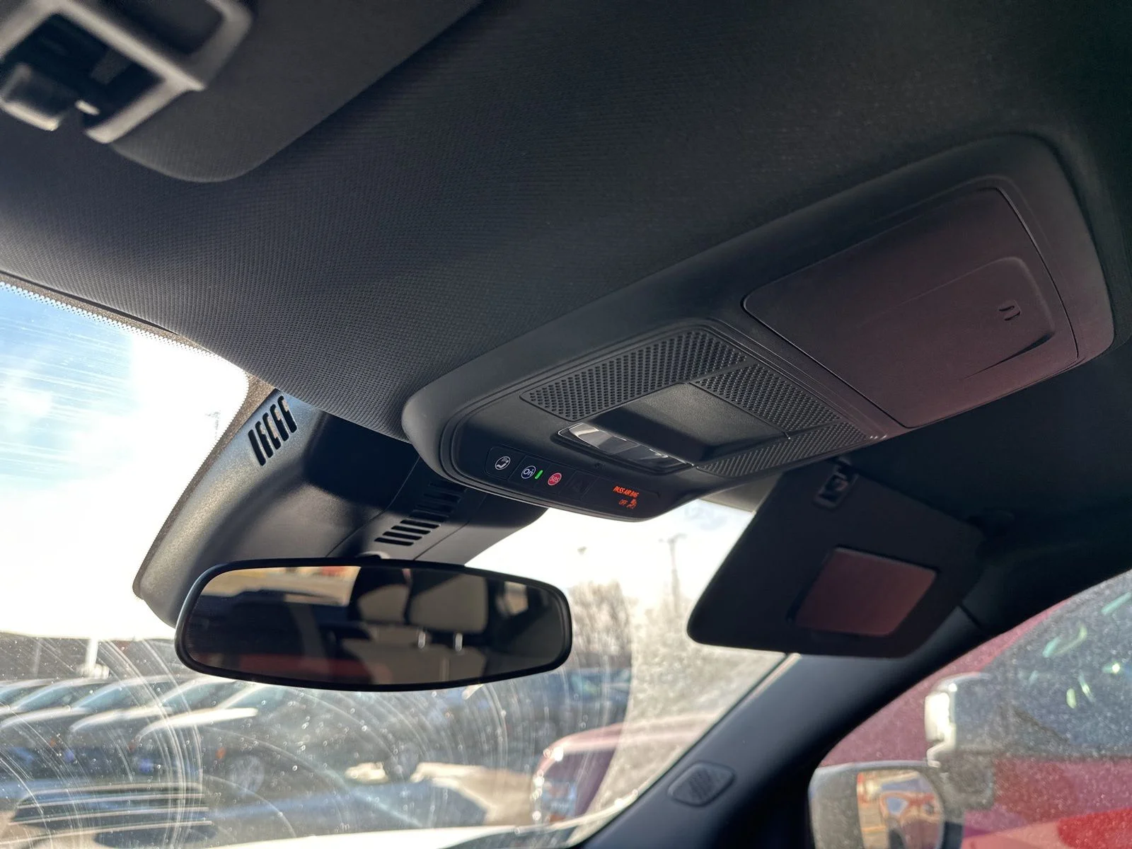 Used 2025 White GMC Elevation image 53