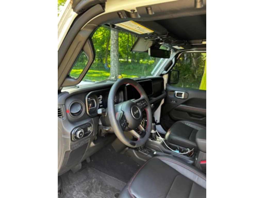 Used 2024 Bright White Clearcoat Jeep Rubicon image 3