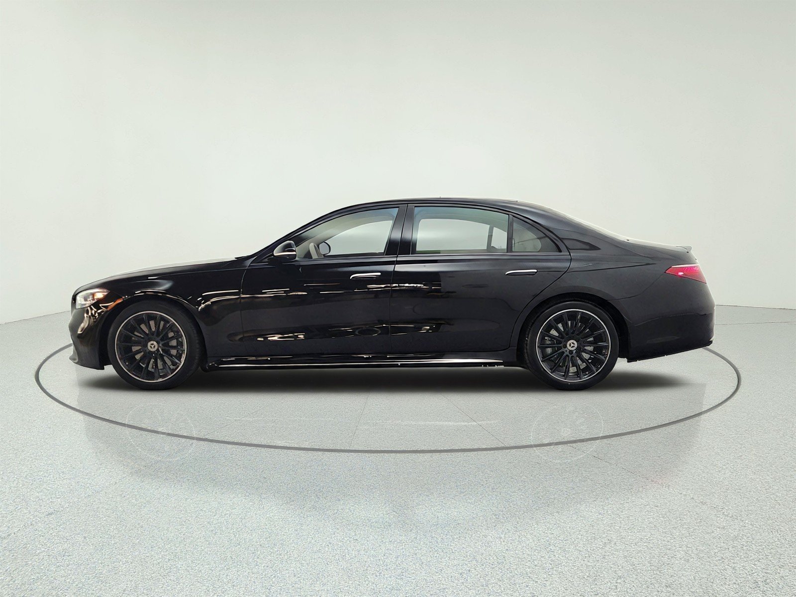 Used 2023 Black Mercedes-Benz S 500 4MATIC® Sedan image 8