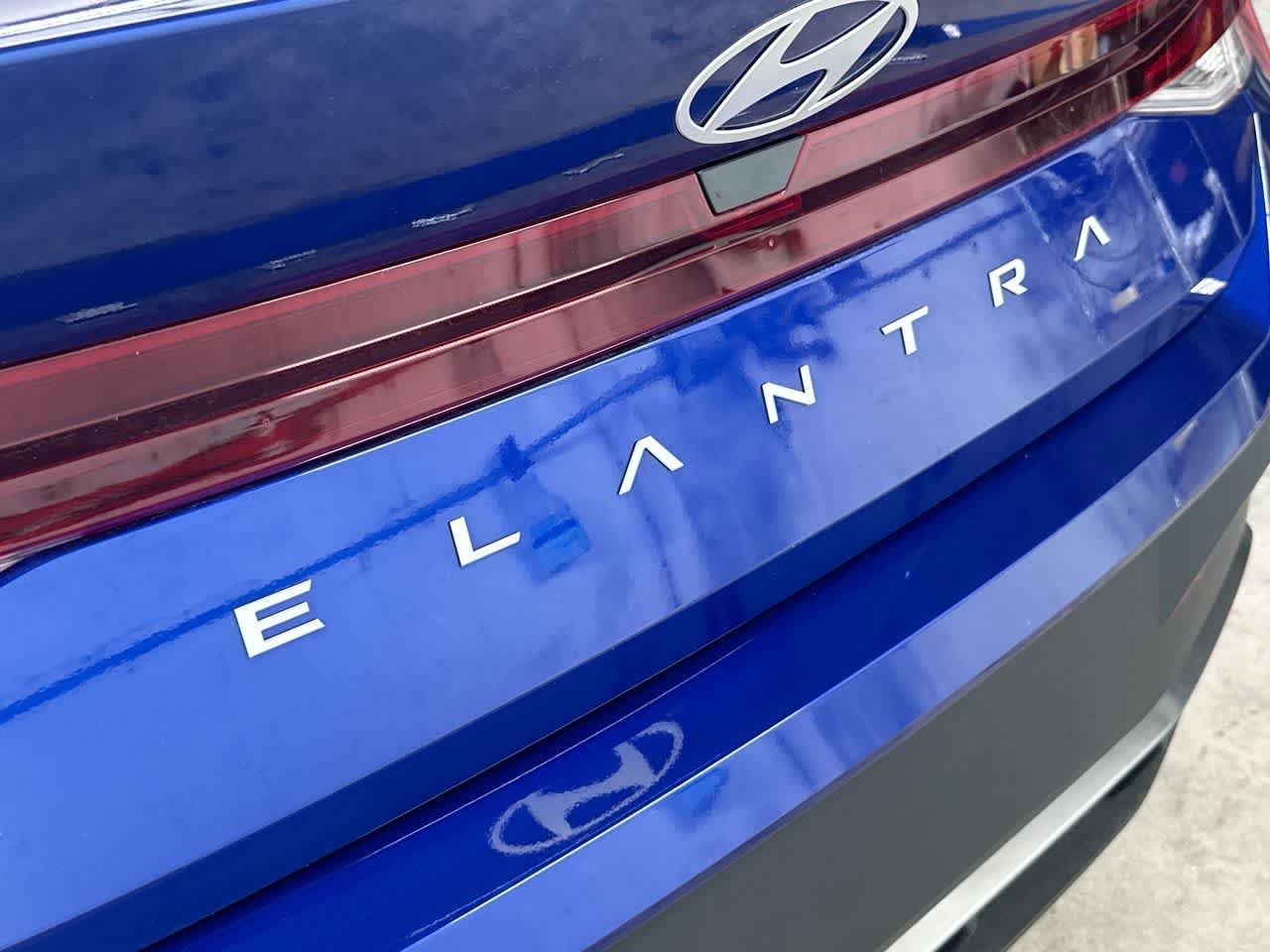 2025 Hyundai Elantra SE - Photo 10
