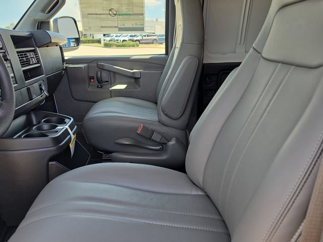2026 Chevrolet Express Cargo Work Van - Photo 12