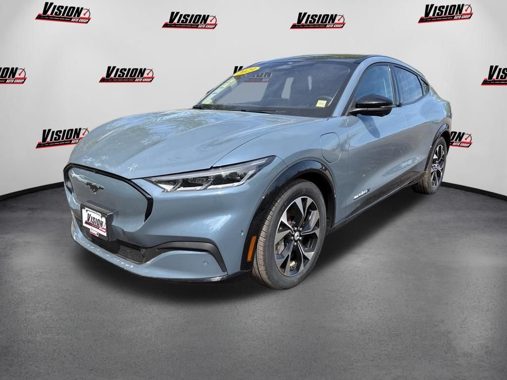 2023 Ford Mustang-Mach-e Premium's photo
