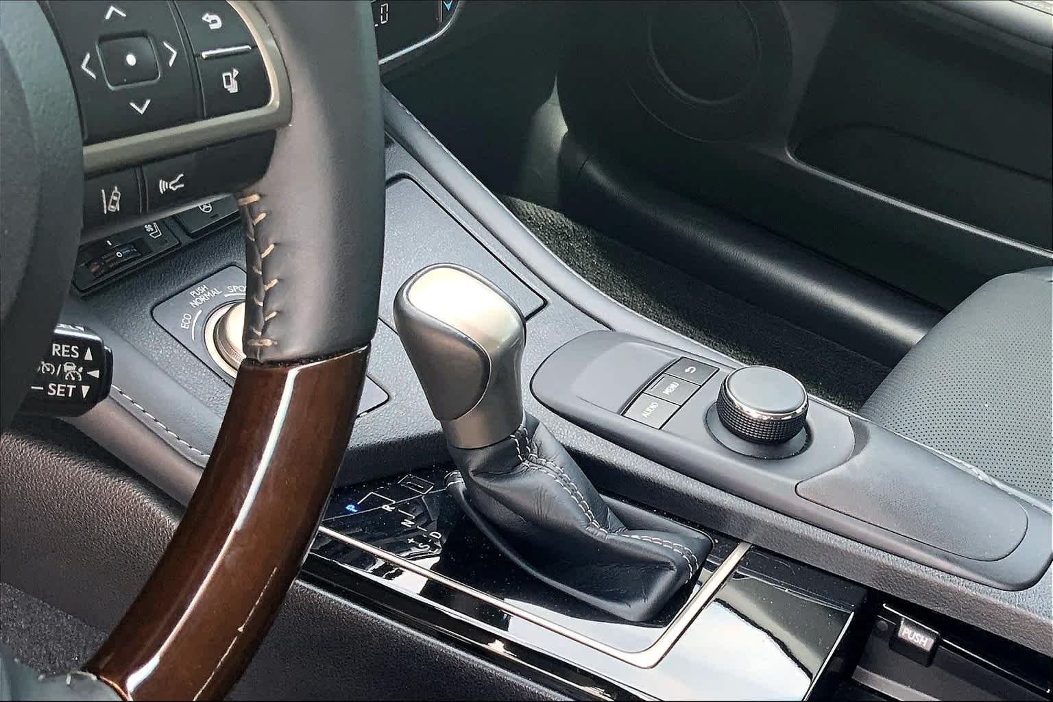 Used 2018 Obsidian Lexus  image 16