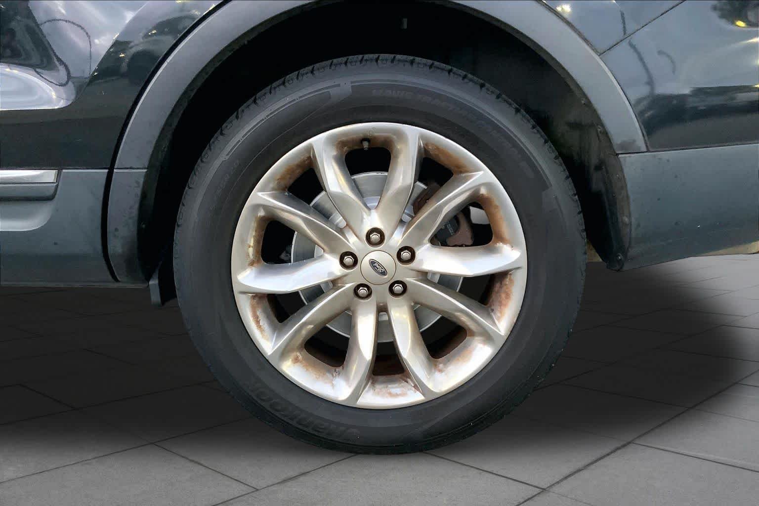 Used 2014 Tuxedo Black Metallic Ford Limited image 10