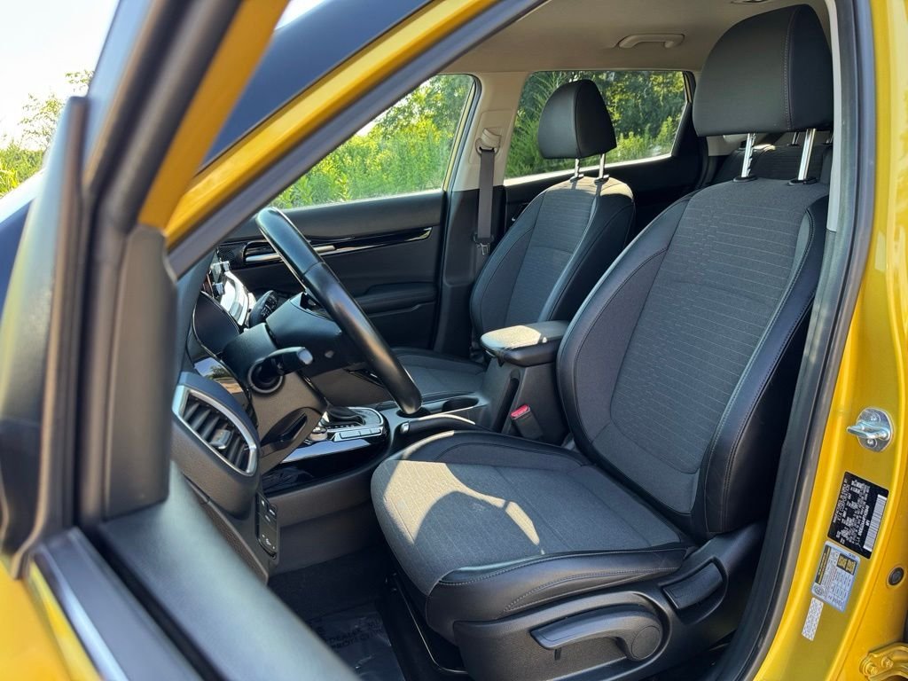 Used 2023 Yellow Kia S image 5