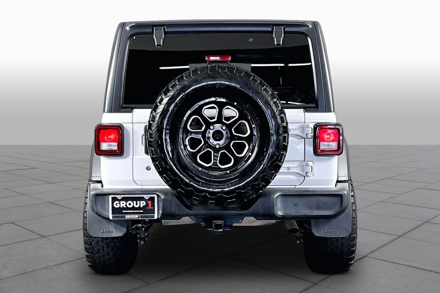 Used 2018 Bright White Clear Coat Jeep Sport S image 5