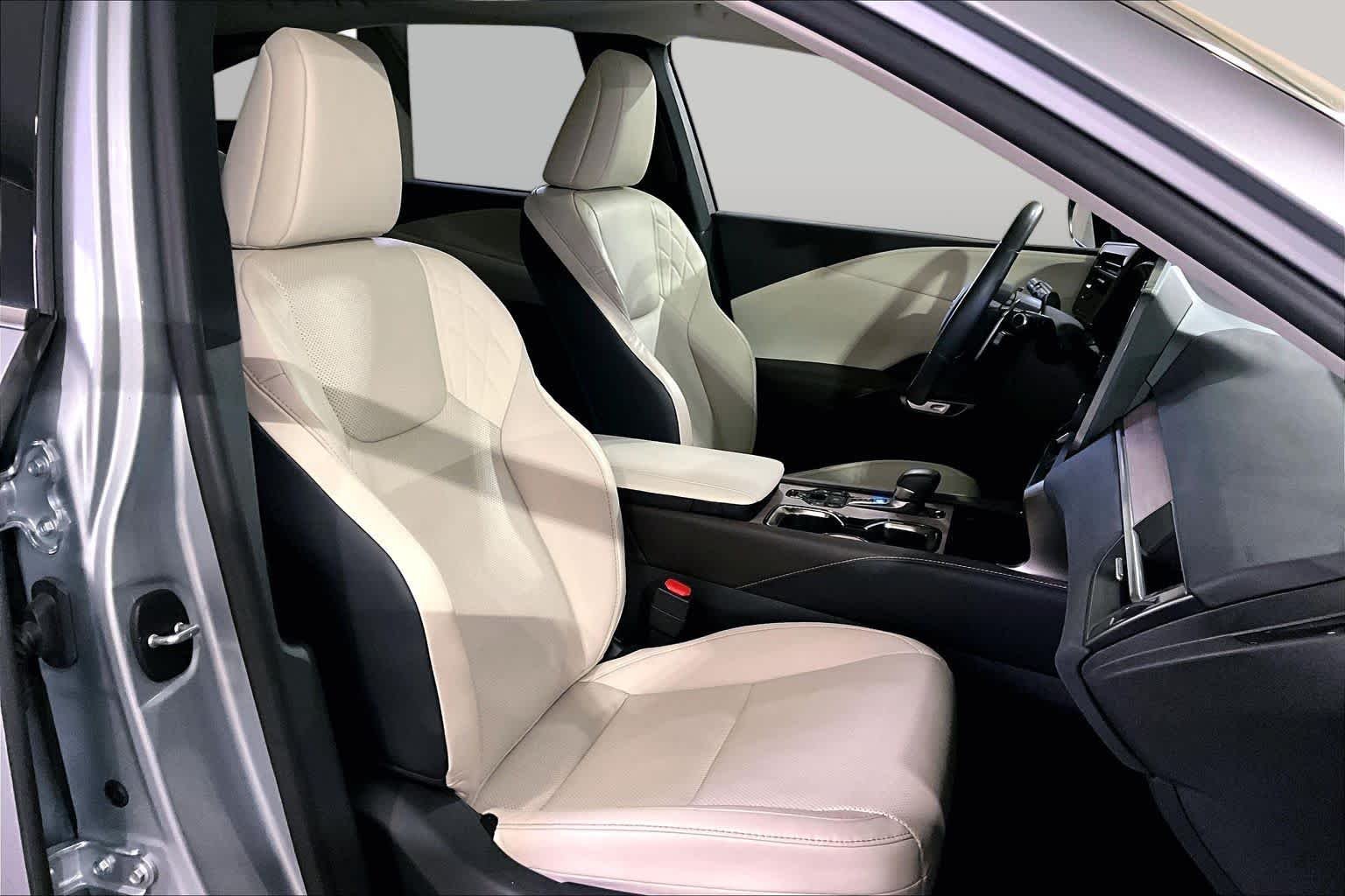 Used 2024 Iridium Lexus Premium image 13