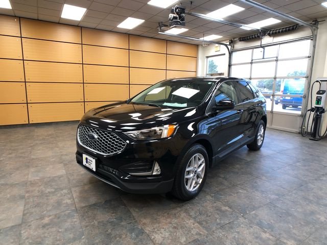 Certified Used 2024 Black Metallic Ford SEL image 3