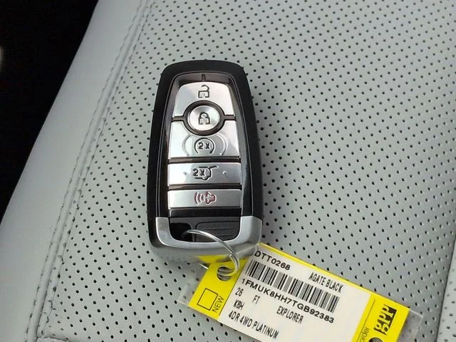 New 2026 Agate Black Metallic Ford Platinum™ image 28