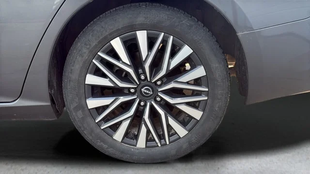 Used 2024 Gun Metallic Nissan 2.5 SV image 29