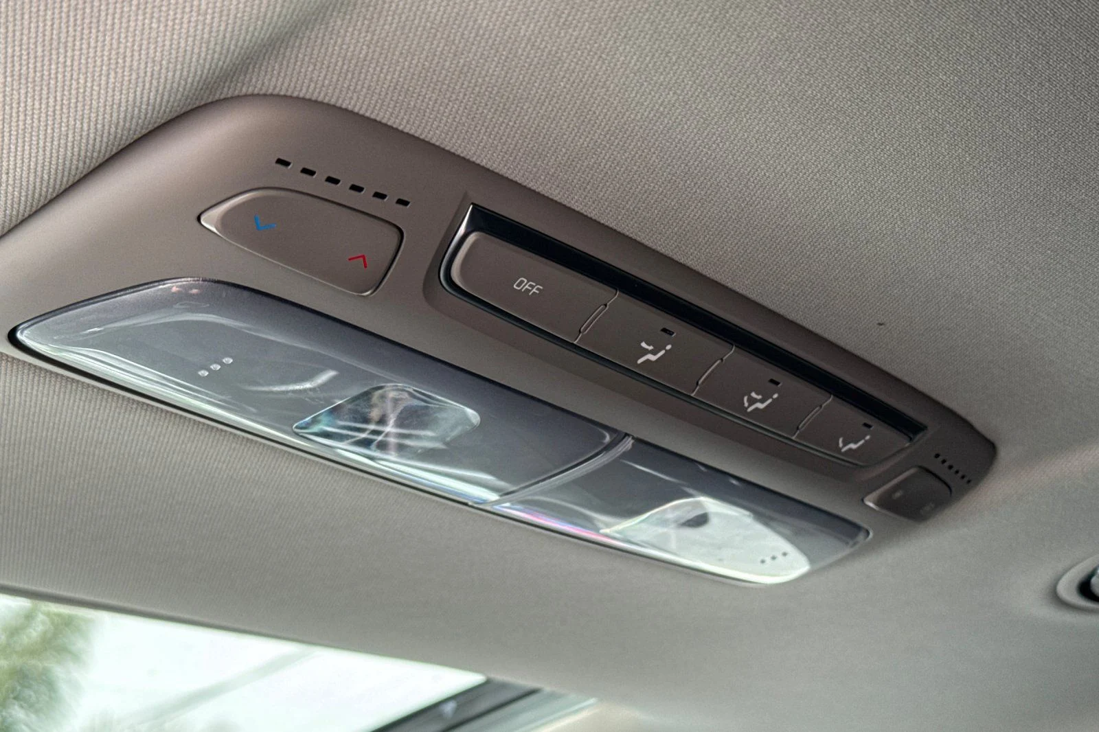 Certified Used 2021 Snow White Pearl Kia S image 34