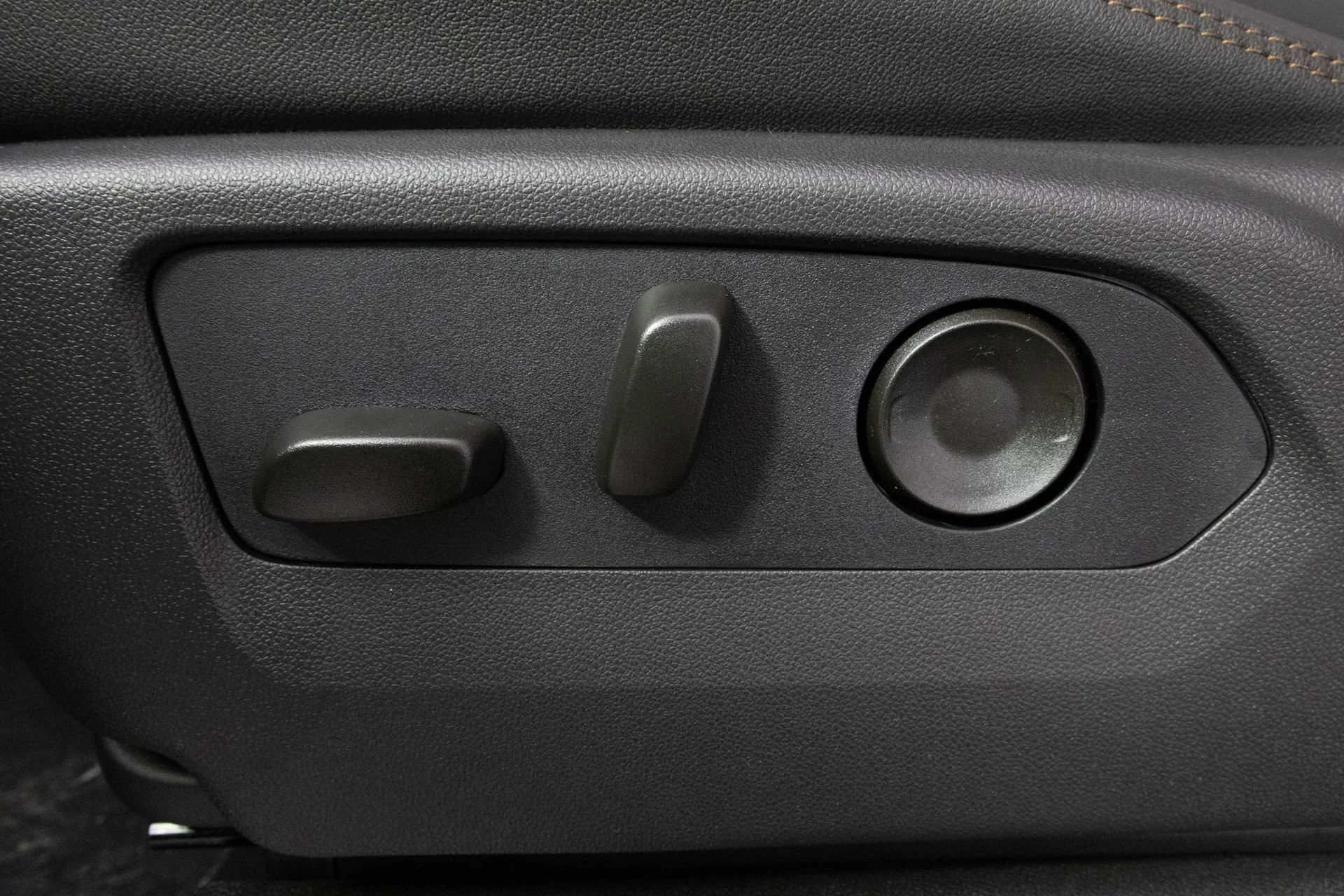 New 2026 Onyx Black GMC AT4 image 6