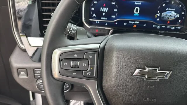 Used 2025 Summit White Chevrolet RST image 23