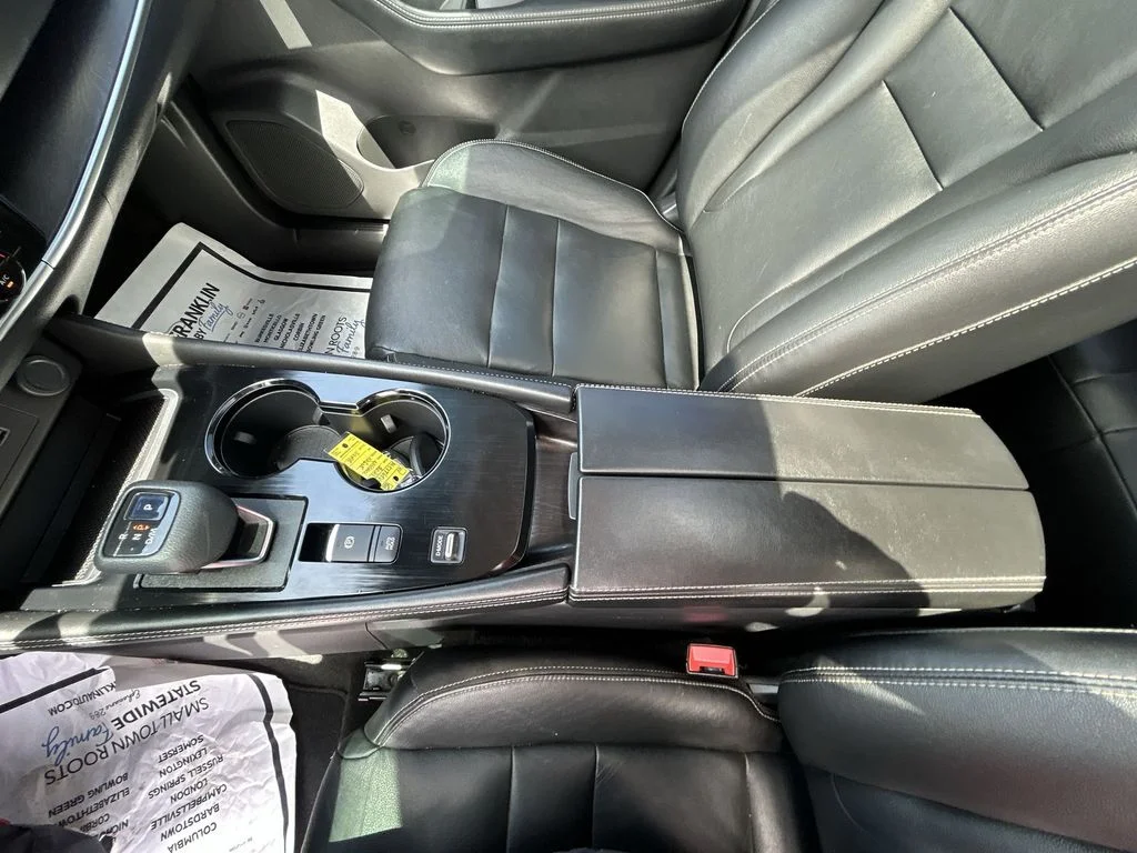 Used 2021 Silver Nissan SL image 26