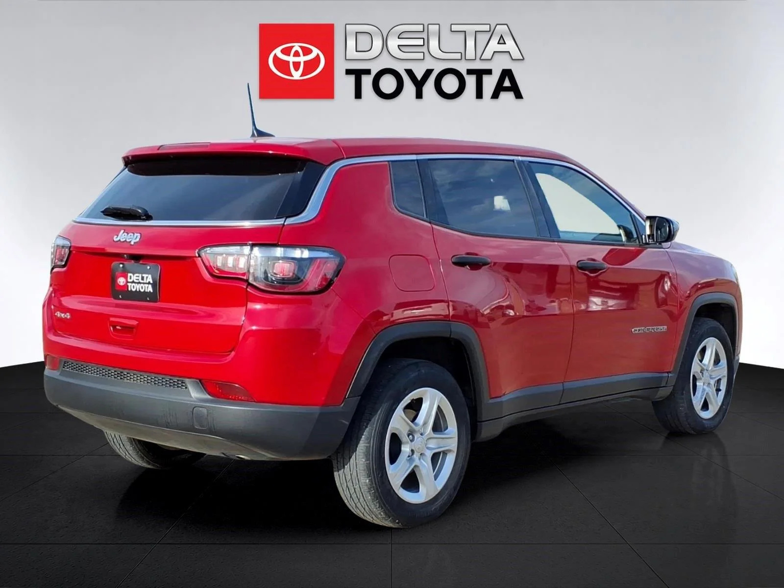 Used 2023 Redline Pearlcoat Jeep Sport image 5
