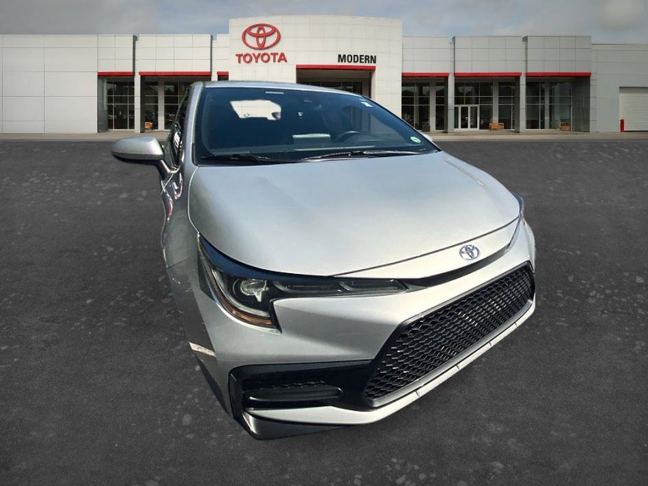 Used 2022 Classic Silver Metallic Toyota SE image 12