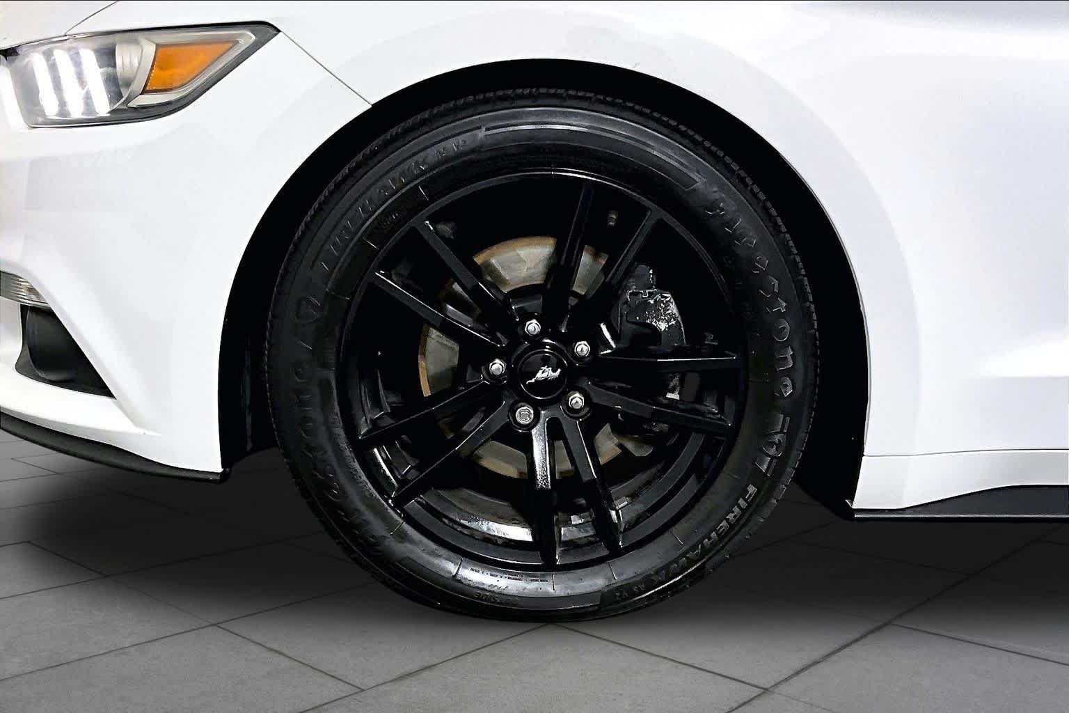Used 2015 Oxford White Ford EcoBoost Premium image 9