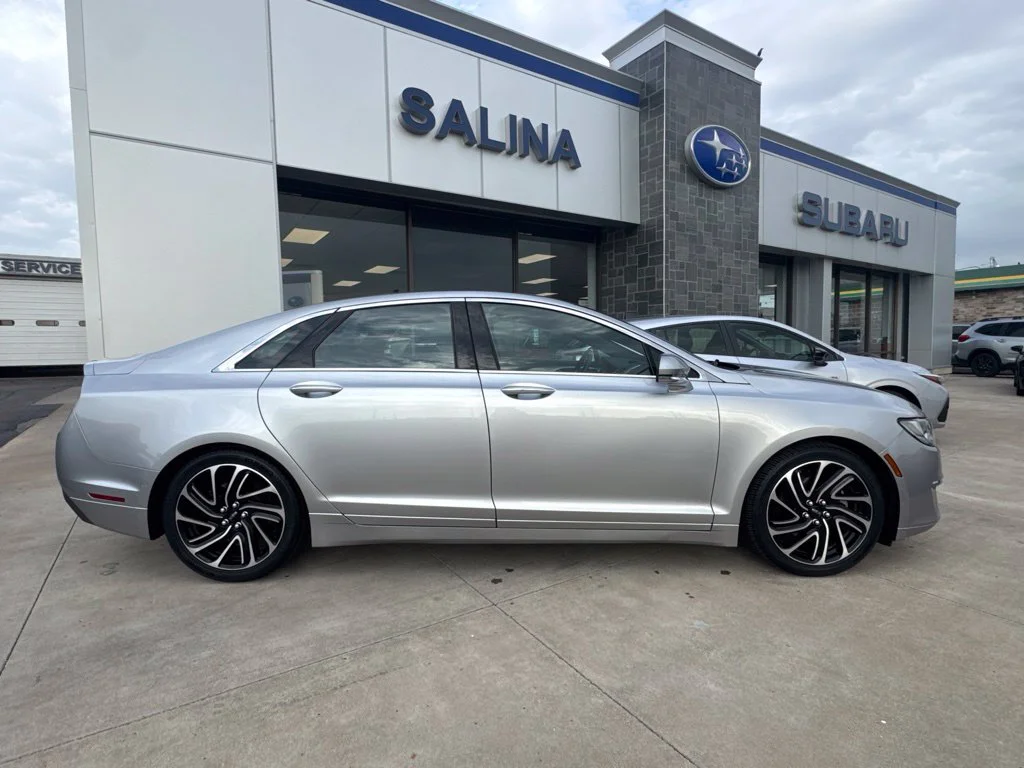 Used 2020 Silver Lincoln Standard image 11