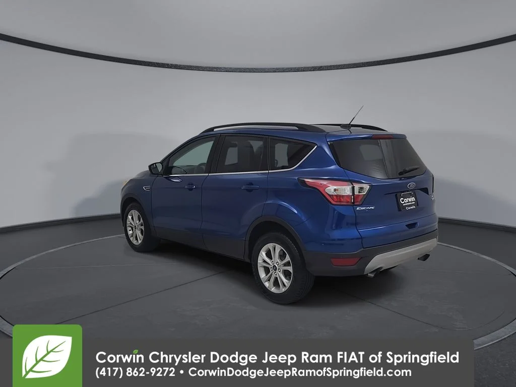 Used 2018 Blue Ford SE image 11