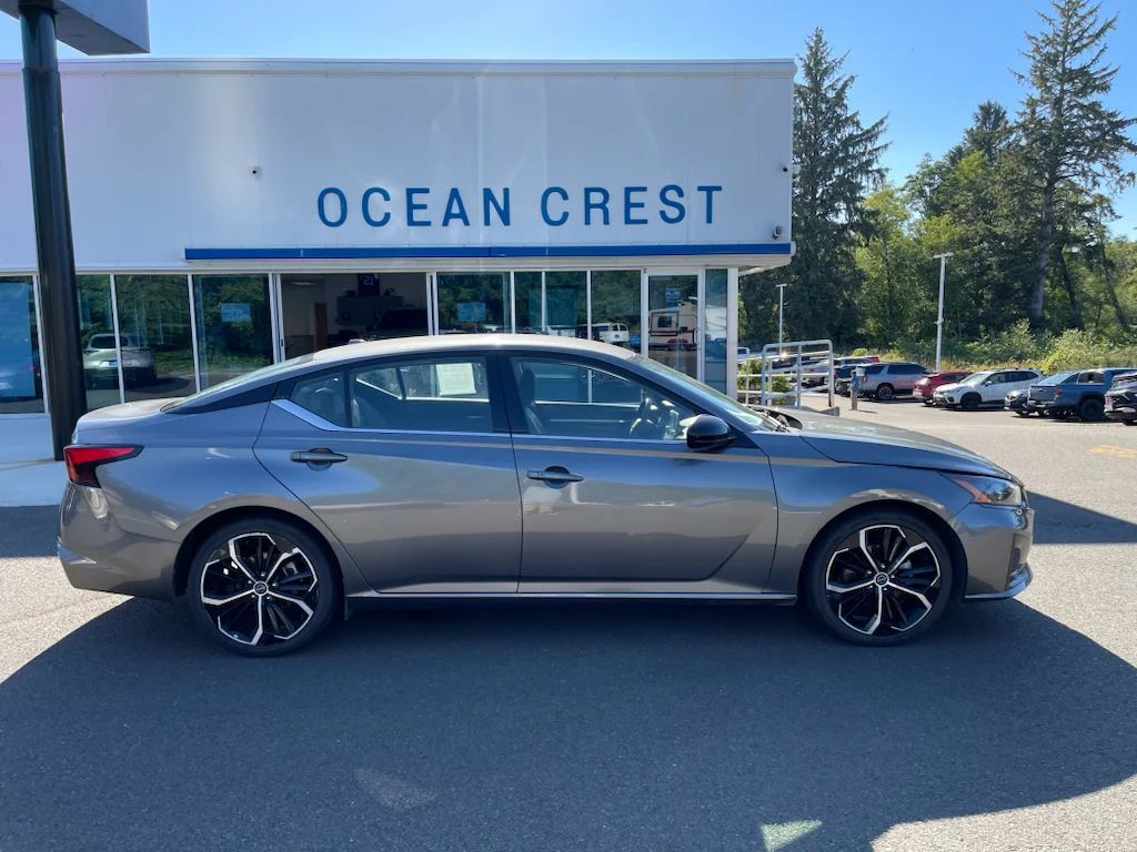 2023 Nissan Altima SR
