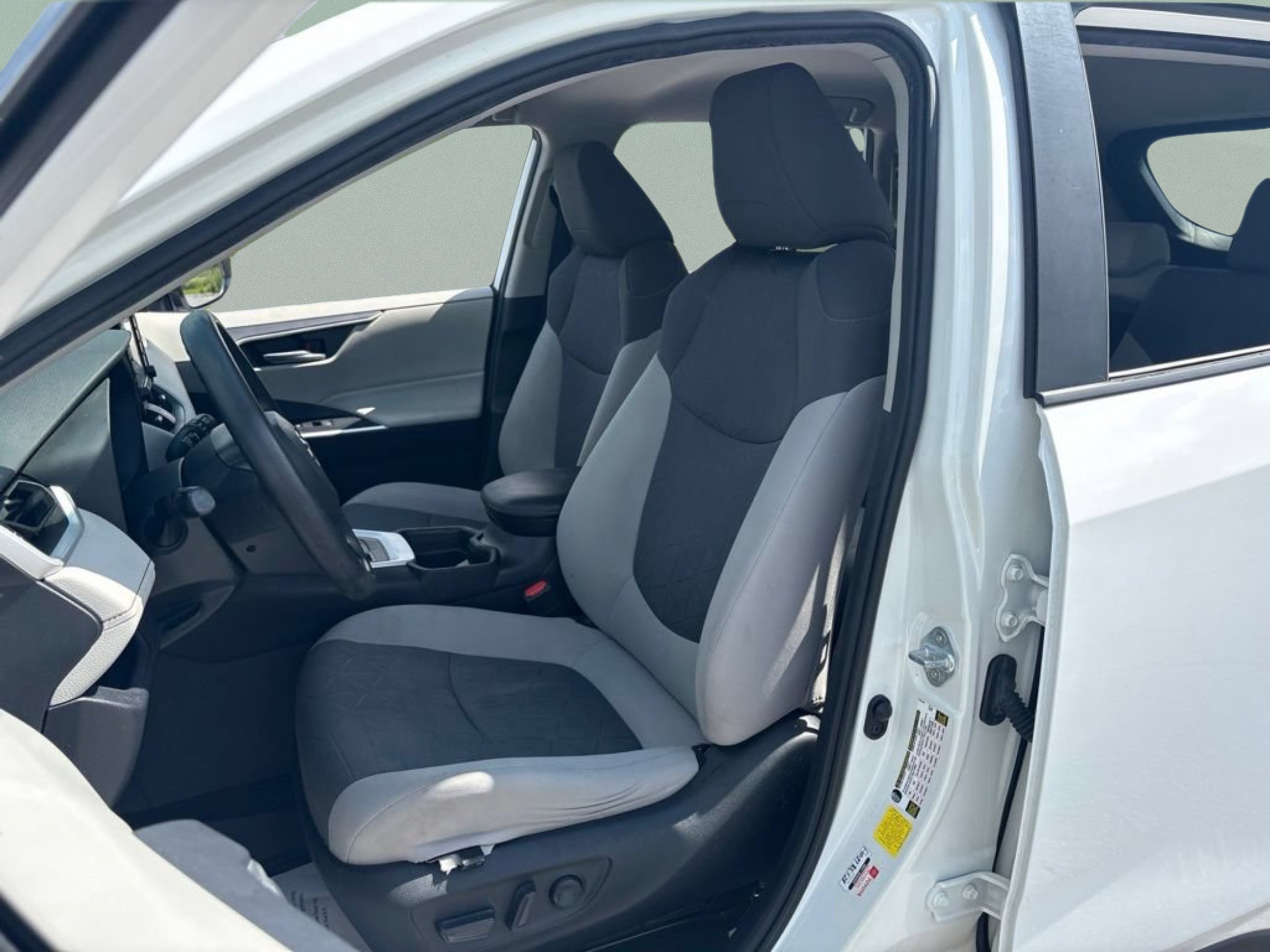 Used 2020 Super White Toyota XLE image 19