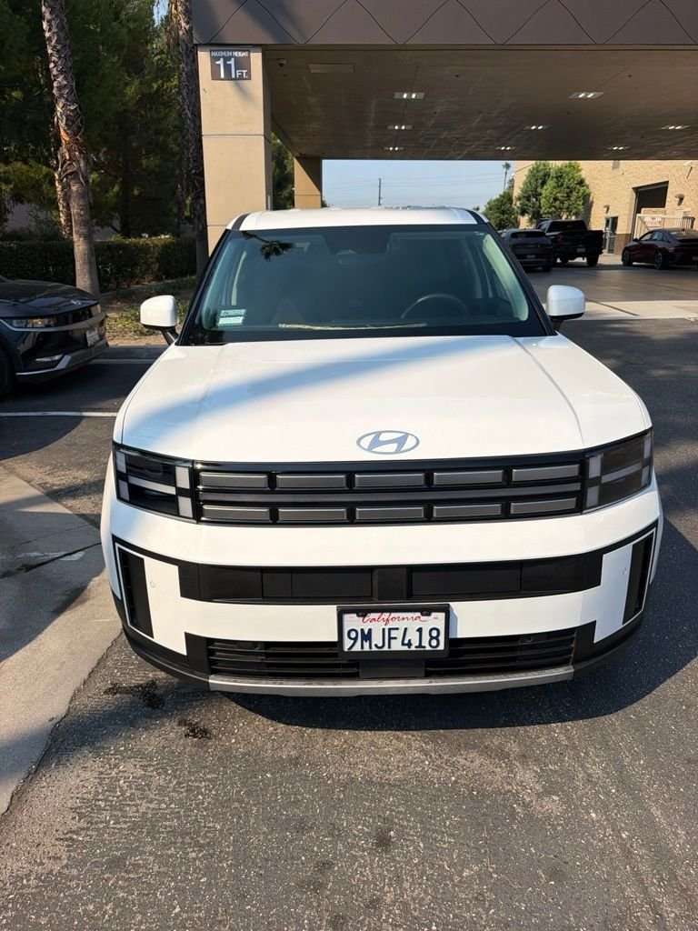 Used 2024 White Hyundai SE image 1