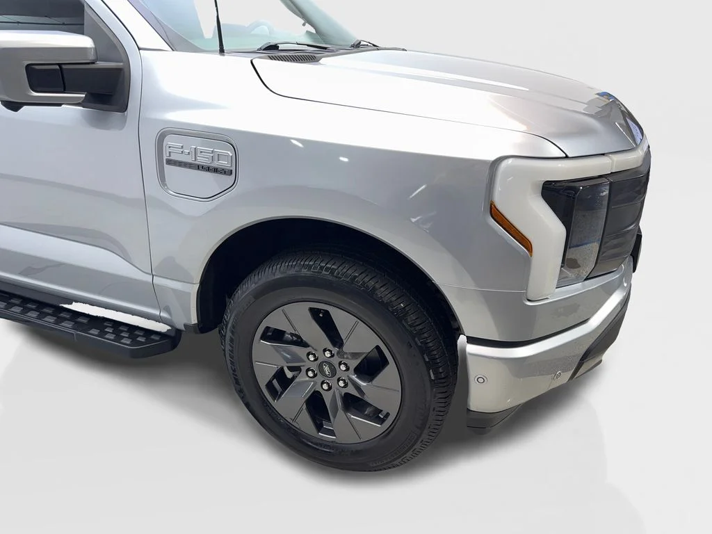 Used 2022 Silver Ford Lariat image 18