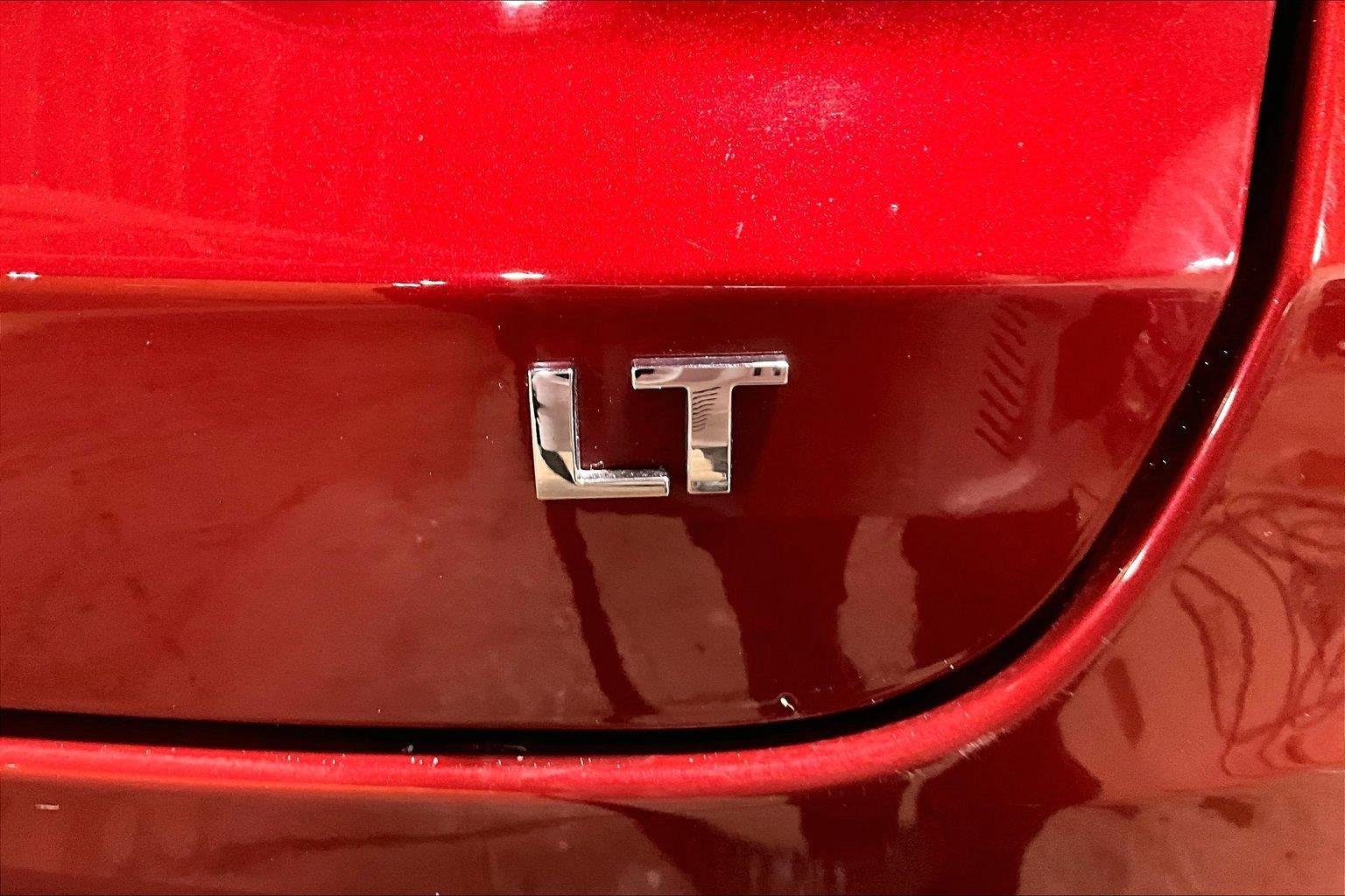 Used 2025 Crimson Metallic Chevrolet LT image 9