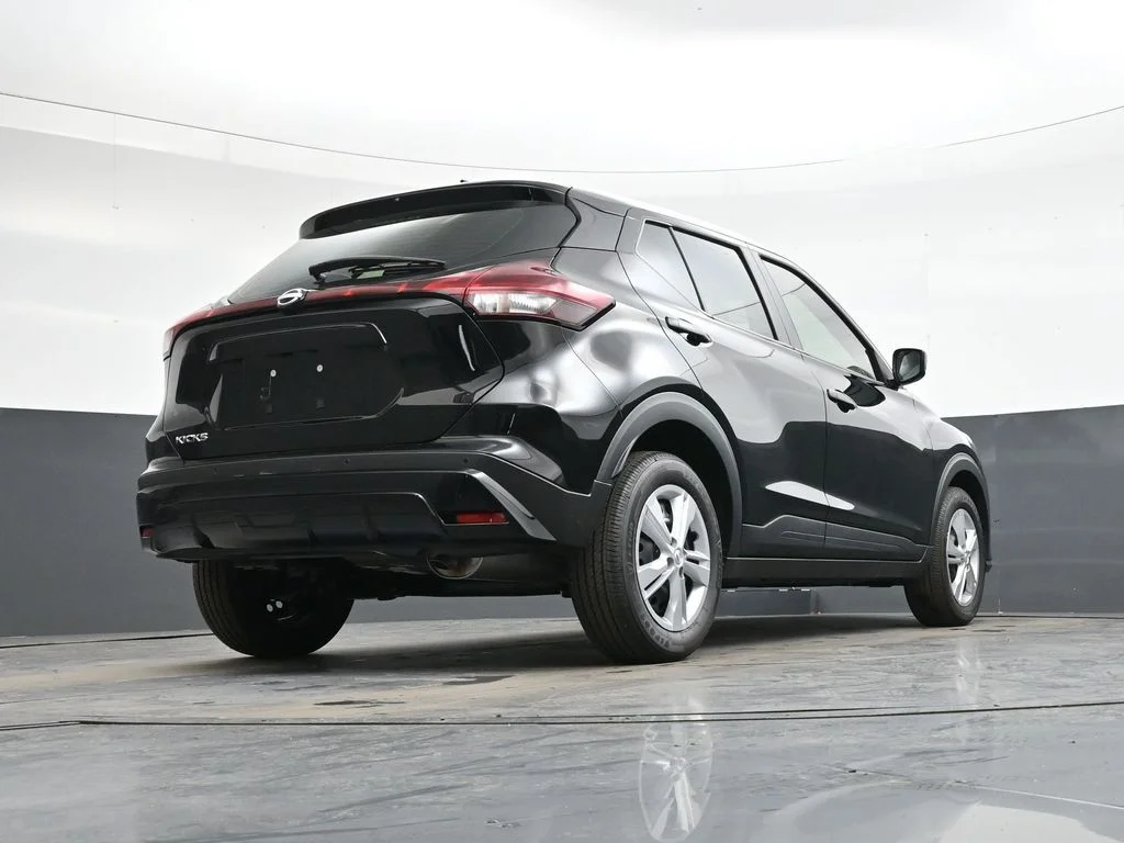 Used 2025 Black Nissan S image 37