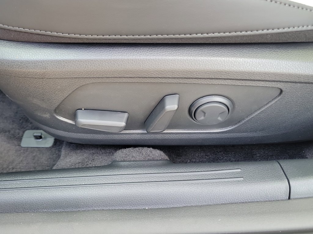 New 2026 Wolf Gray Kia GT-Line FWD image 23