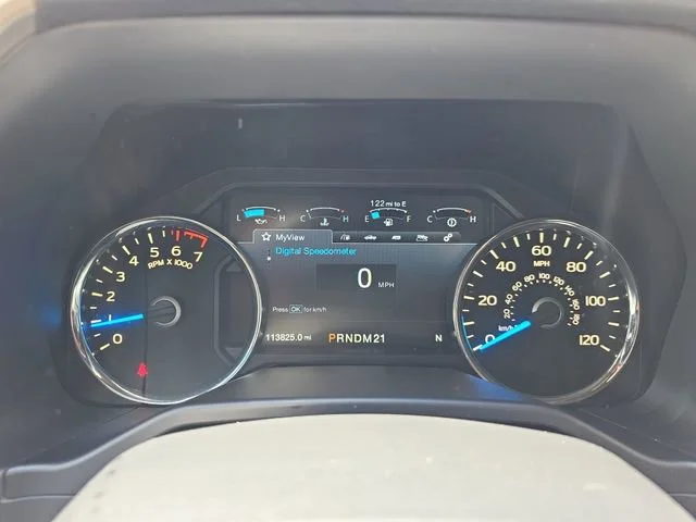 Used 2015 Gray Ford LARIAT image 23