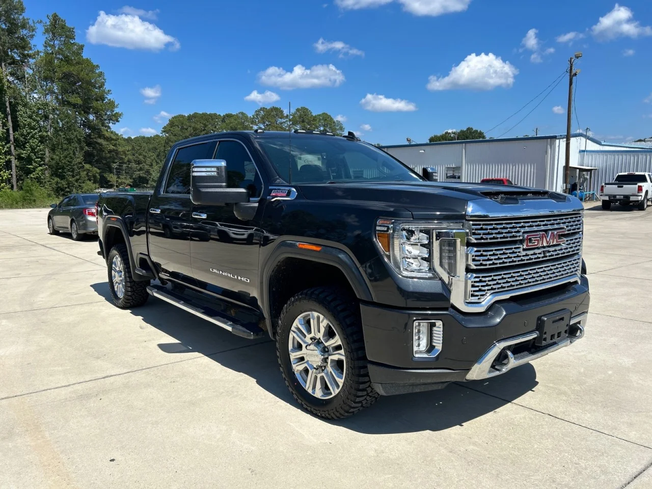 Used 2020 CARBON BLACK METALLIC GMC Denali image 2
