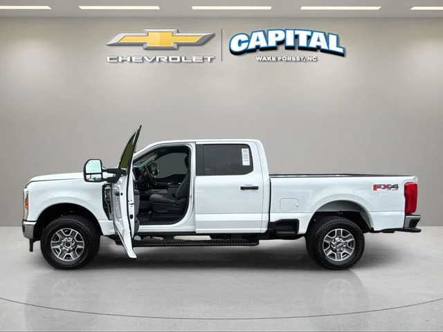 Used 2025 White Ford XLT image 3