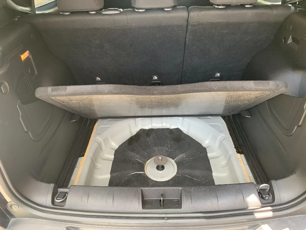 Used 2021 Black Clearcoat Jeep Latitude image 29