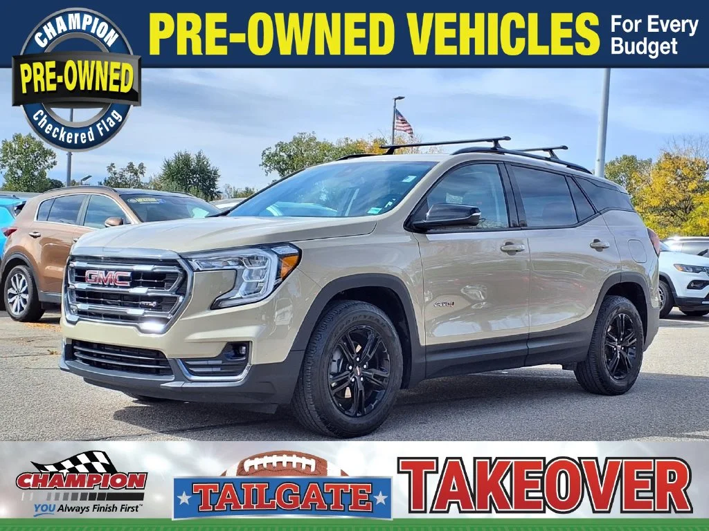 Used 2022  GMC AT4 image 1