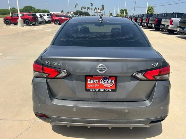 Used 2020 Gray Nissan 1.6 SV image 3