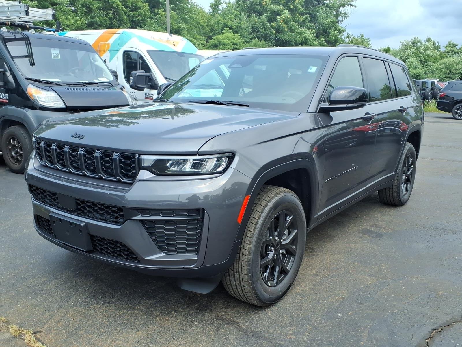 New 2026 Baltic Gray Metallic Clearcoat Jeep Altitude image 2
