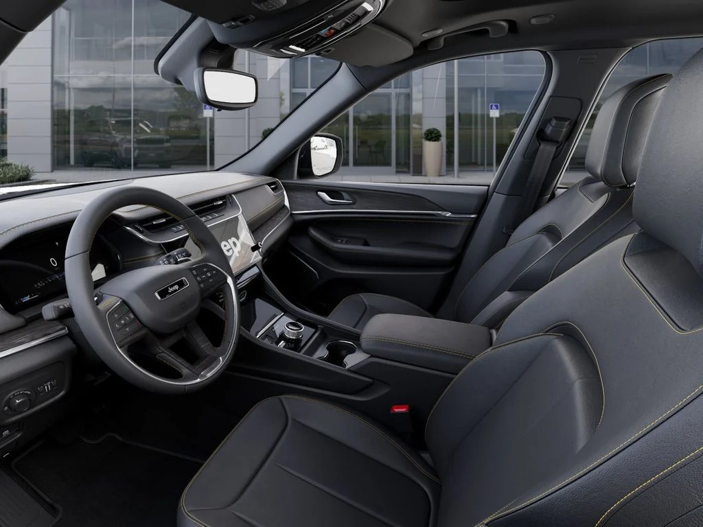 New 2026 Diamond Black Crystal Pearlcoat Jeep Limited image 22