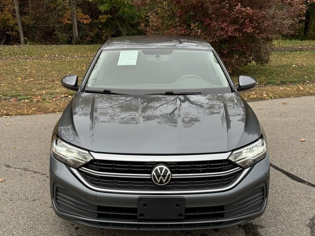2022 Volkswagen Jetta 1.5T S photo 2