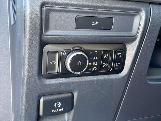 New 2026 Oxford White Ford XLT image 15