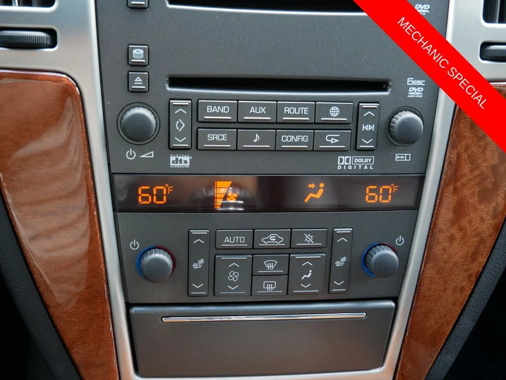 Used 2009 Red Cadillac V8 image 22