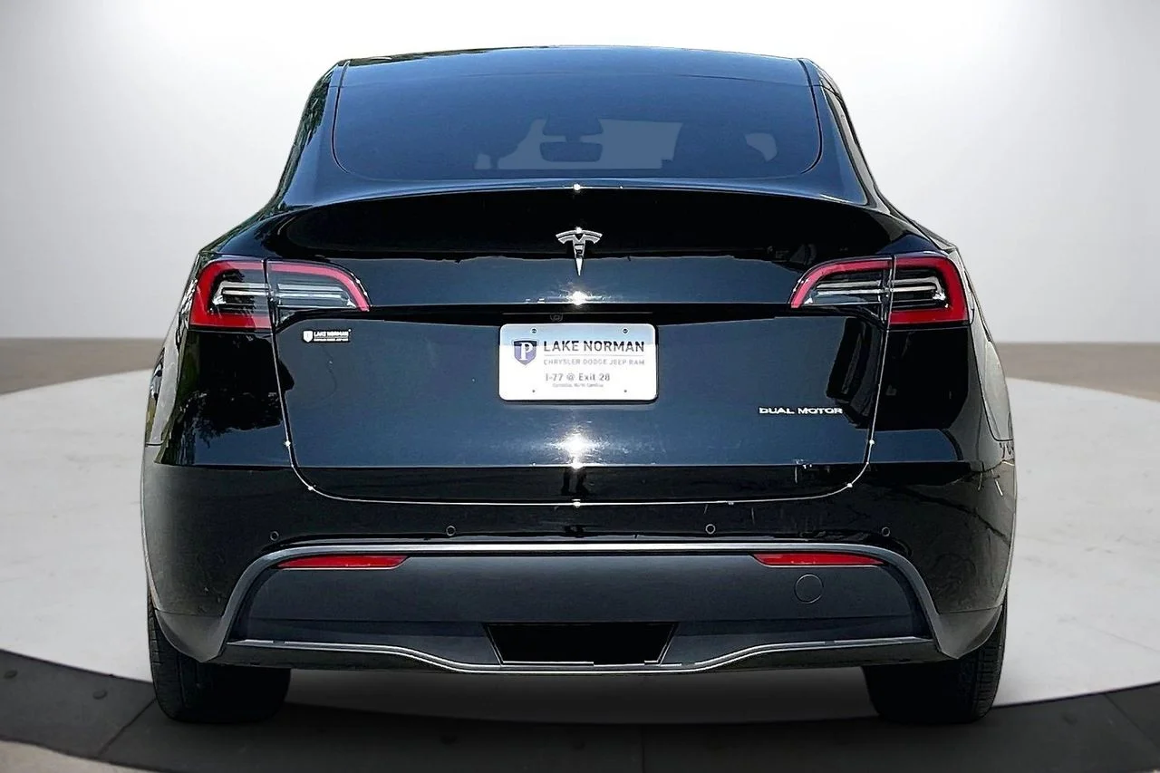 Used 2022  Tesla Long Range image 8