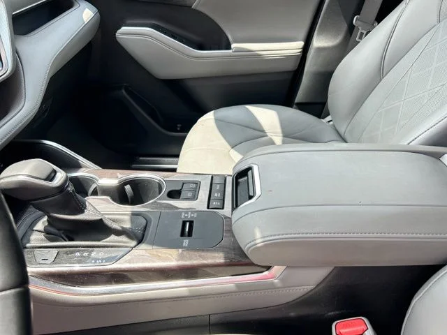 Used 2022 Gray Toyota Platinum image 37