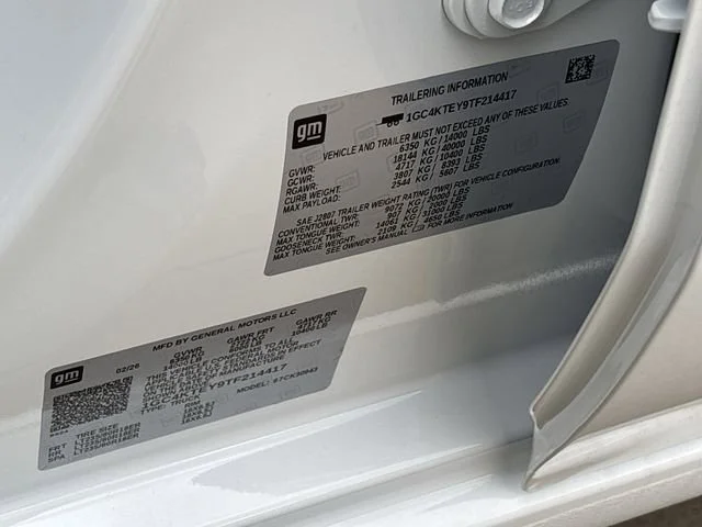 New 2026 Summit White Chevrolet LT DRW image 25