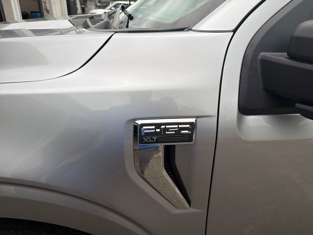 Used 2024 Silver Ford XLT image 5