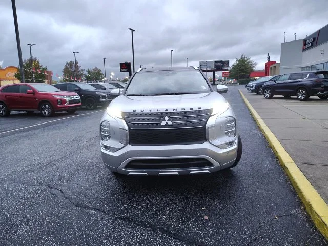Used 2024 Silver Mitsubishi SEL image 2